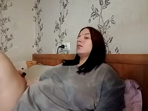 Show modela symmetryinvoid na web-kameri