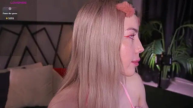 LindaThacker live XXX chat