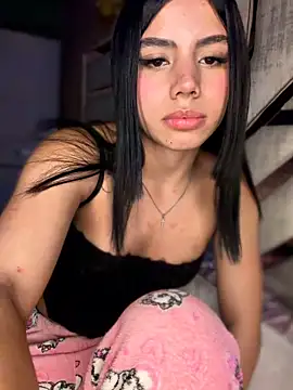 Laura-Khalifa's Live XXX Chat