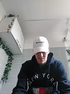 Toyjungee live XXX chat