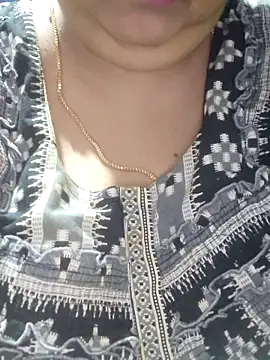 tamilthanushri live XXX chat