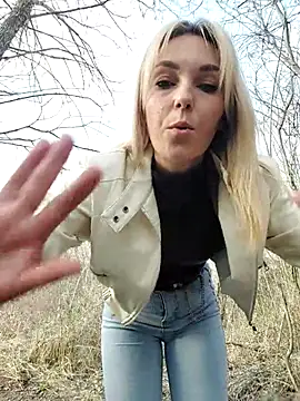 Yourblonde_69's Webcam Show