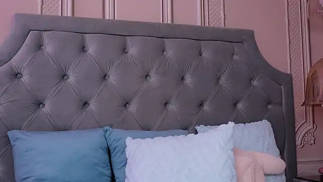 LucyAddison Adlı Modelin Canlı XXX Sohbeti