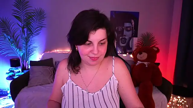 MirandaWong Adlı Modelin Canlı XXX Sohbeti