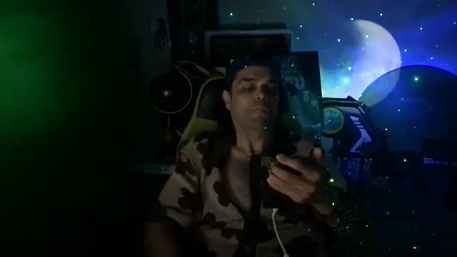 KungFuPanda001: διαδικτυακό σόου στην κάμερα