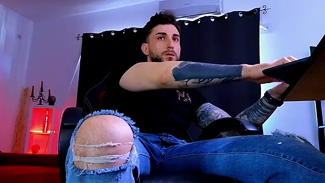 MightyAaron66 Show Webcam