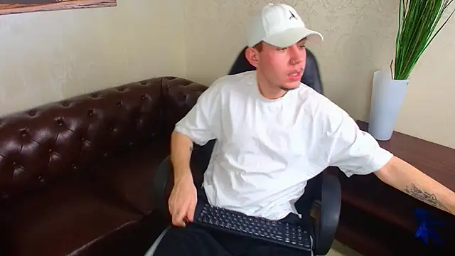 KrewVaughn webkamerás műsora