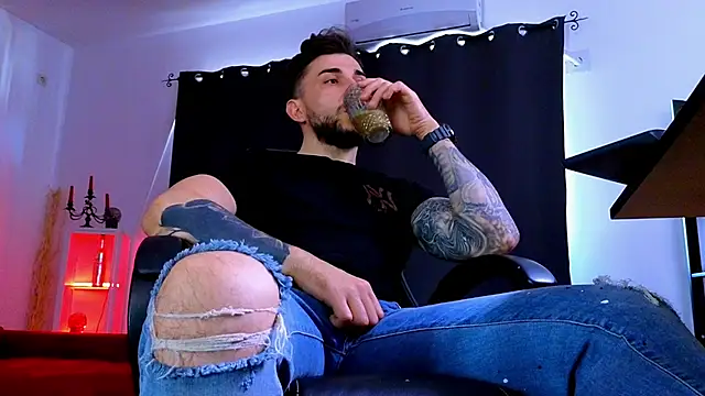 MightyAaron66n Live XXX chat