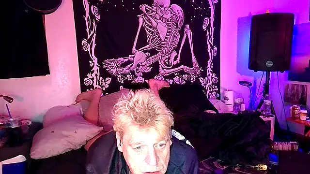 whitehole4bbc252 Show in webcam