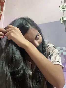 Sandhya_77 Adlı Modelin Canlı XXX Sohbeti