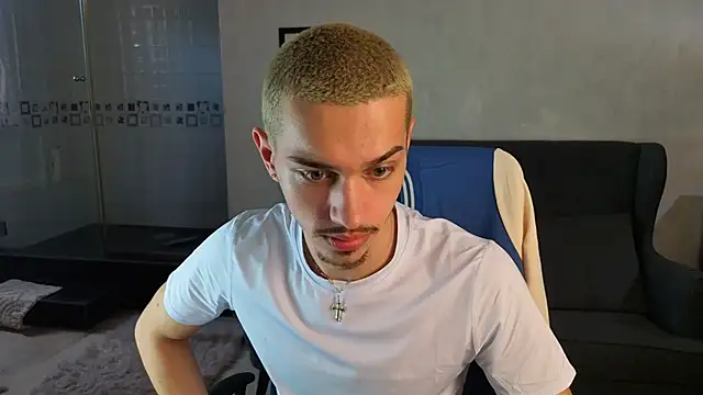 XXX chat uživo modela KaydenDrew