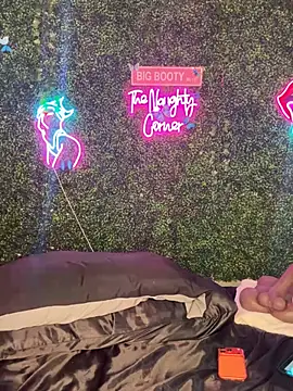 แชท XXX สดของ RenaThickAss