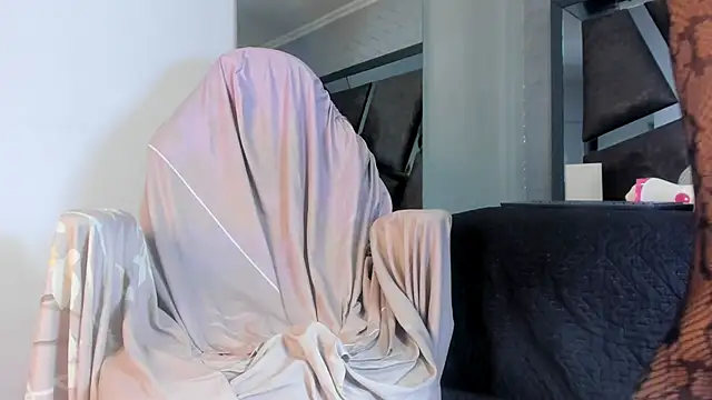 ElektraBomdans Adlı Modelin Canlı XXX Sohbeti