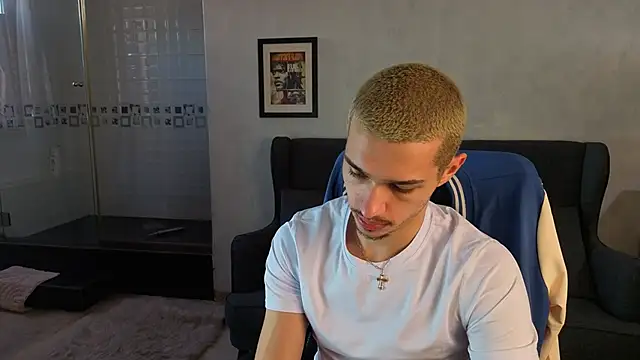 KaydenDrew Adlı Modelin Canlı XXX Sohbeti