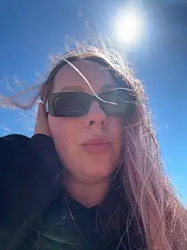 Chat +18 de Mona_Plus ao vivo