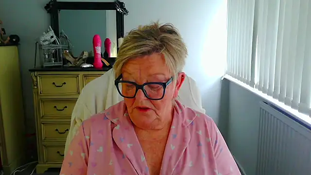 BridgetBlueEyes' Webcam Show