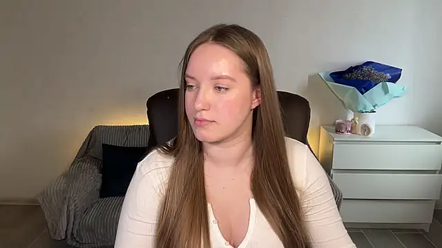 EvaMaddison Adlı Modelin Canlı XXX Sohbeti