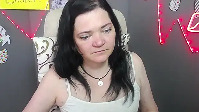 LauraFinn লাইভ XXX চ্যাট