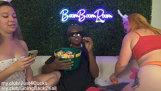 boomboomr00m's Webcam Show