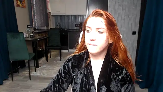 Reginasmilee's Live XXX Chat