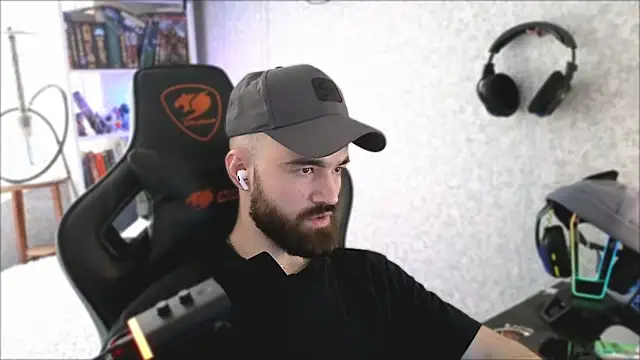 _Mostly_ live XXX chat