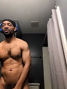 Show modela TheGoldenBoldy321 na web-kameri