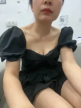 Ivy_Trix2's Live XXX Chat