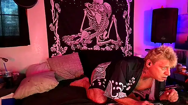 Show modela whitehole4bbc252 na web-kameri