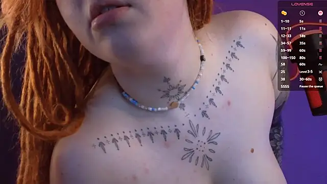 Pokazy przed kamerką – The_Full_Red_Moon