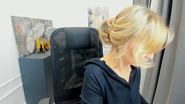 Sinty_Devis élő XXX-chatje