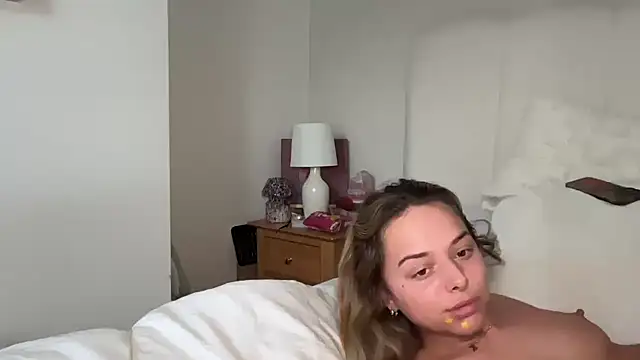 KayleeBella webcam show