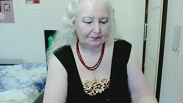 GrannyAlisa's Live XXX Chat
