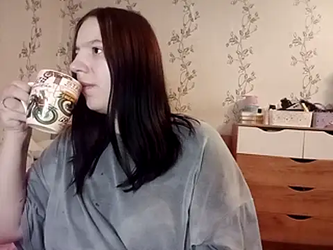 Show modela symmetryinvoid na web-kameri