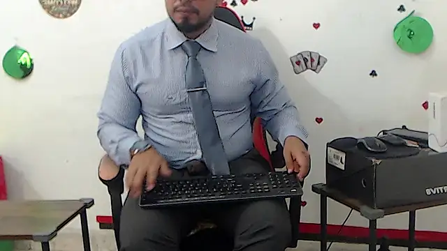 Pokazy przed kamerką – KalethBigDick