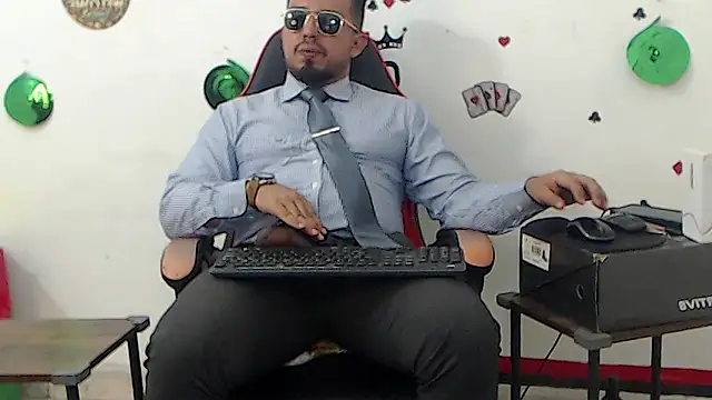 Živý XXX chat KalethBigDick