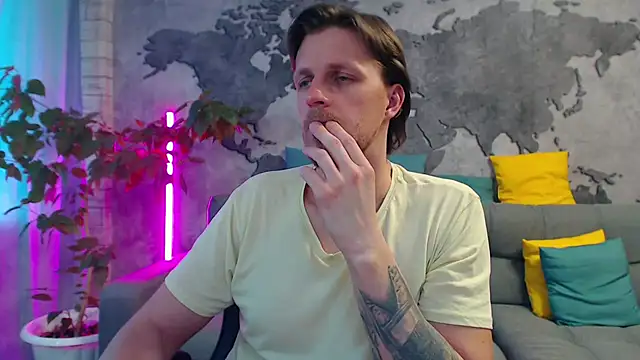 VikingChrisss: διαδικτυακό σόου στην κάμερα