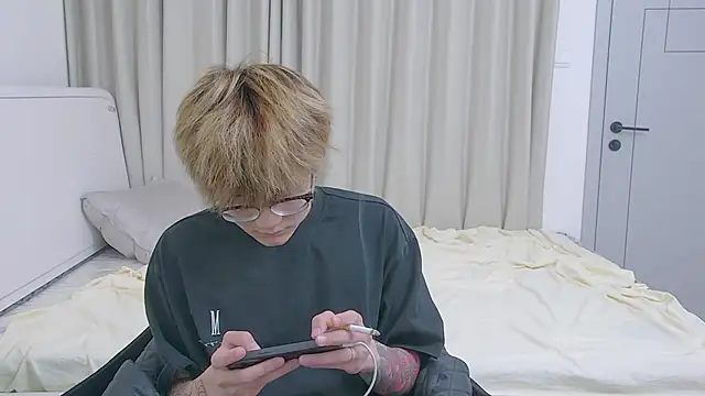 KK-cuteboy Show Webcam