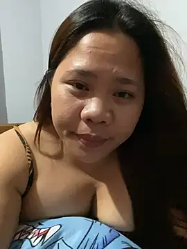 _UrSingleMamiBella_ Chat XXX in diretta