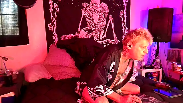 whitehole4bbc252 Webcam show