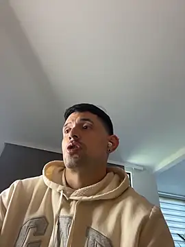 TroyeSavage: онлайн-секс-чат