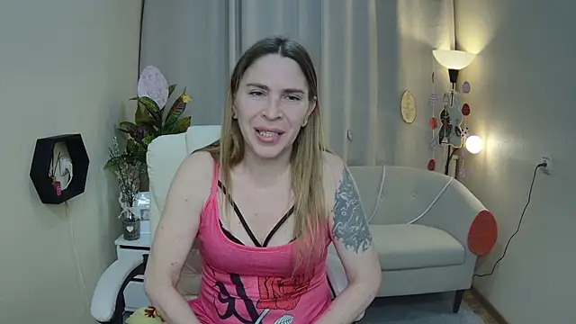 Онлайн чат XXX TessaDaybreak