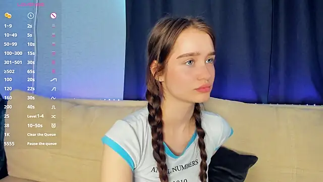 lovelyalivia's Live XXX Chat