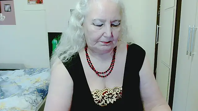 GrannyAlisa Obrolan Langsung XXX