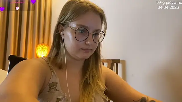 JacyWinslatのライブXXXチャット