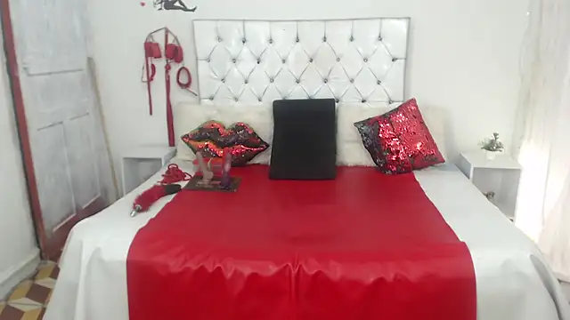 Sweetbigcatt's Live XXX Chat