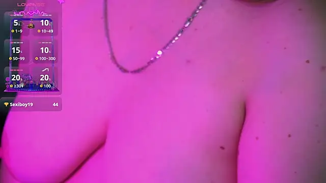 CrystallPawsのウェブカメラショー