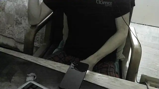 FiSTALiTY: διαδικτυακό σόου στην κάμερα