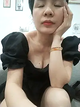 Chatroom XXX en direct de Ivy_Trix2