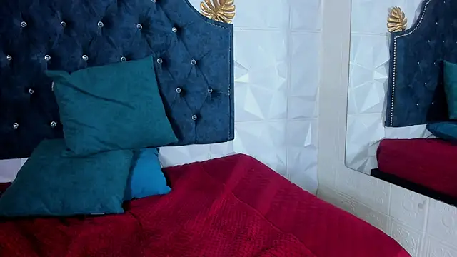 _mia_milf_'s Live XXX Chat