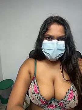 Sweet_Melon96 Adlı Modelin Canlı XXX Sohbeti